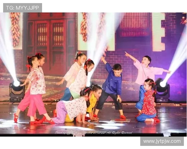 《舞出我的人生4》:当梦想遇上街头,一场燃烧青春的盛宴 《舞出我的人生4》:当梦想遇上街头,一场燃烧青春的盛宴